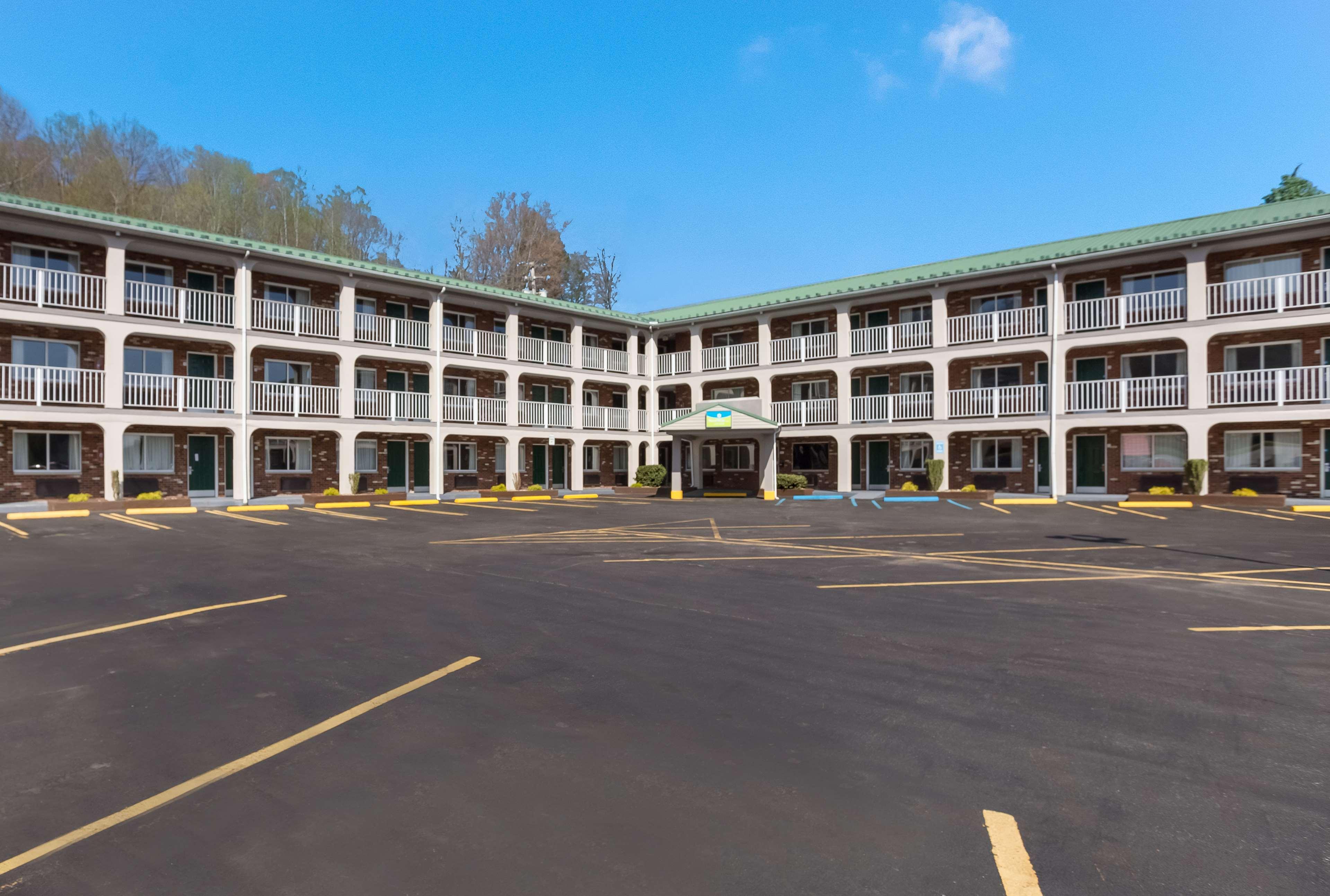 Surestay Hotel By Best Western Summersville Extérieur photo