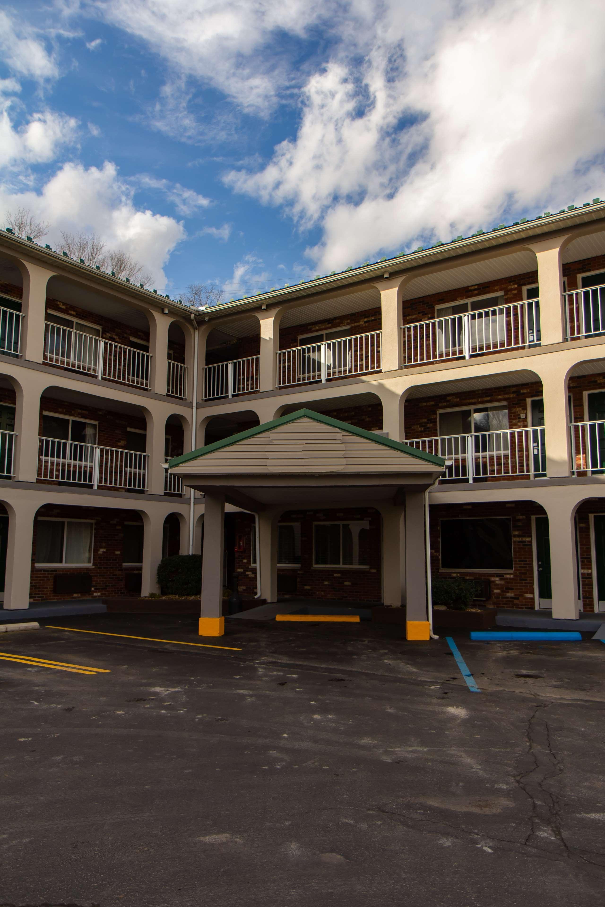 Surestay Hotel By Best Western Summersville Extérieur photo