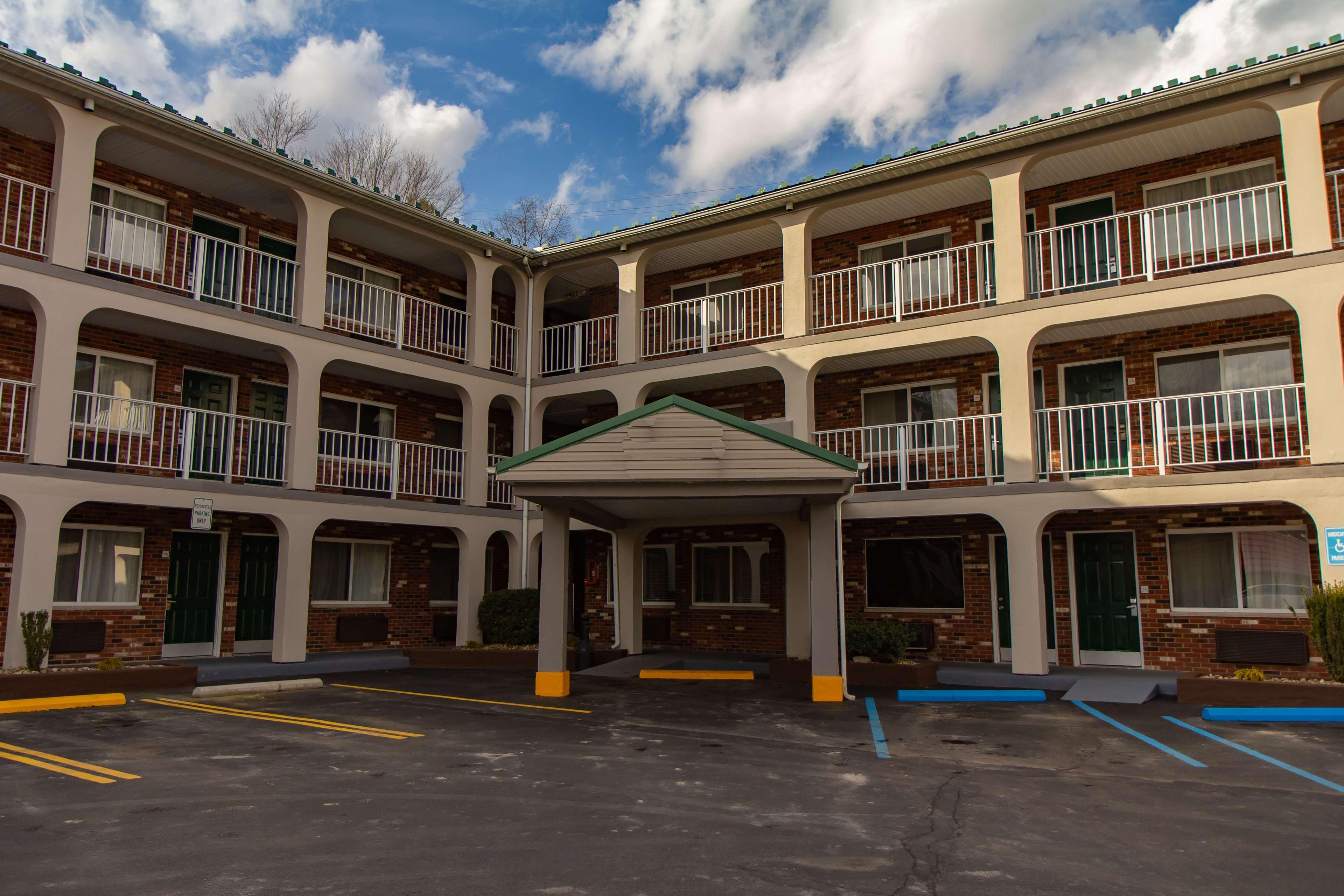 Surestay Hotel By Best Western Summersville Extérieur photo